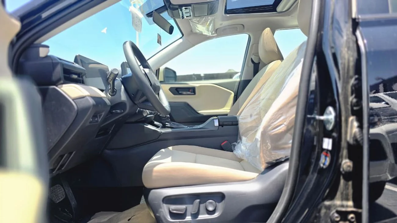 Toyota RAV4 LE _ BLACK