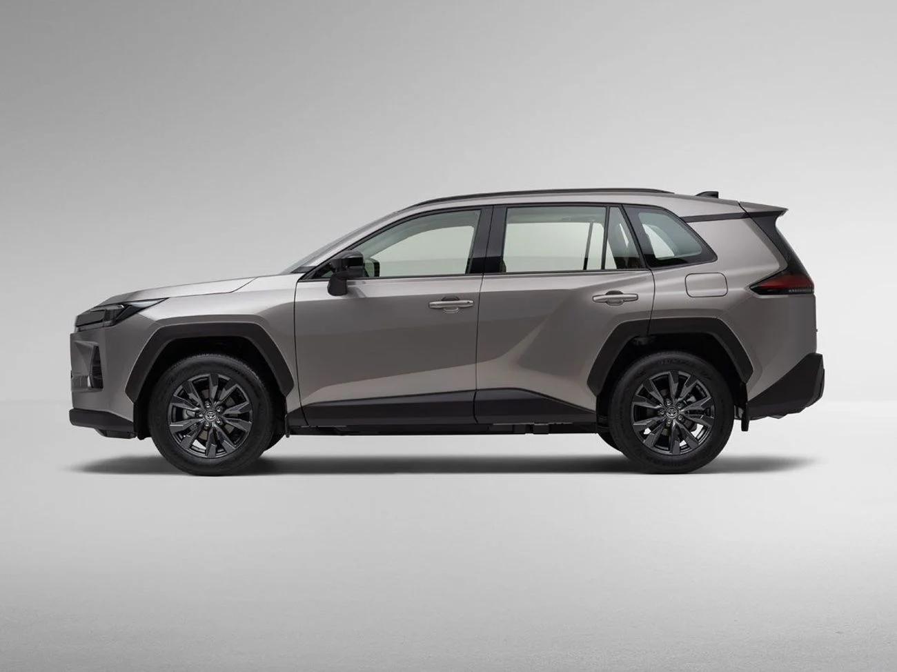 Toyota RAV4 XLE 4X4 2.5L HEV 2026 _ BEIGE