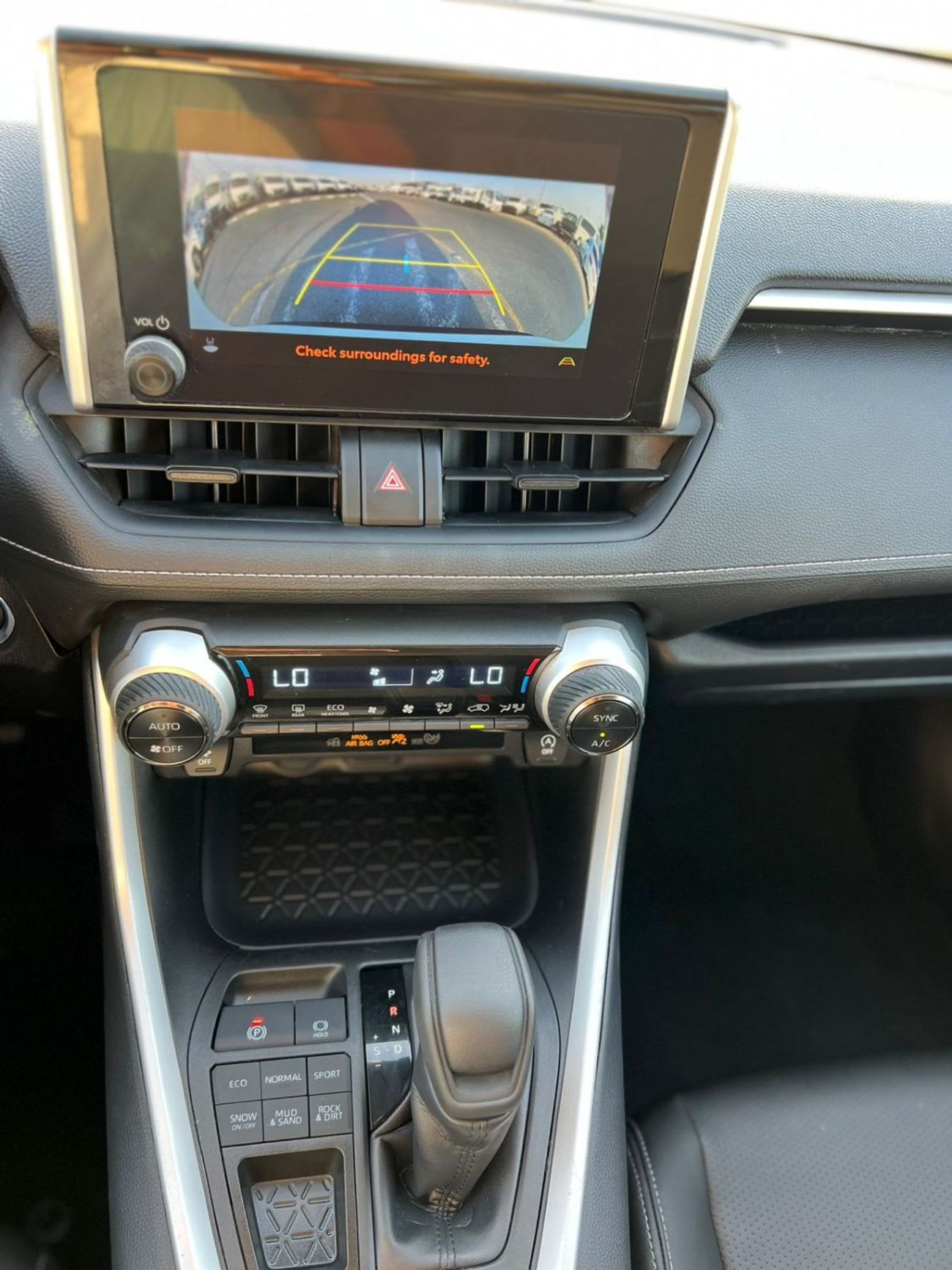 Toyota Rav4 XLE Full Option 2.5L V4  2026 _ WHITE