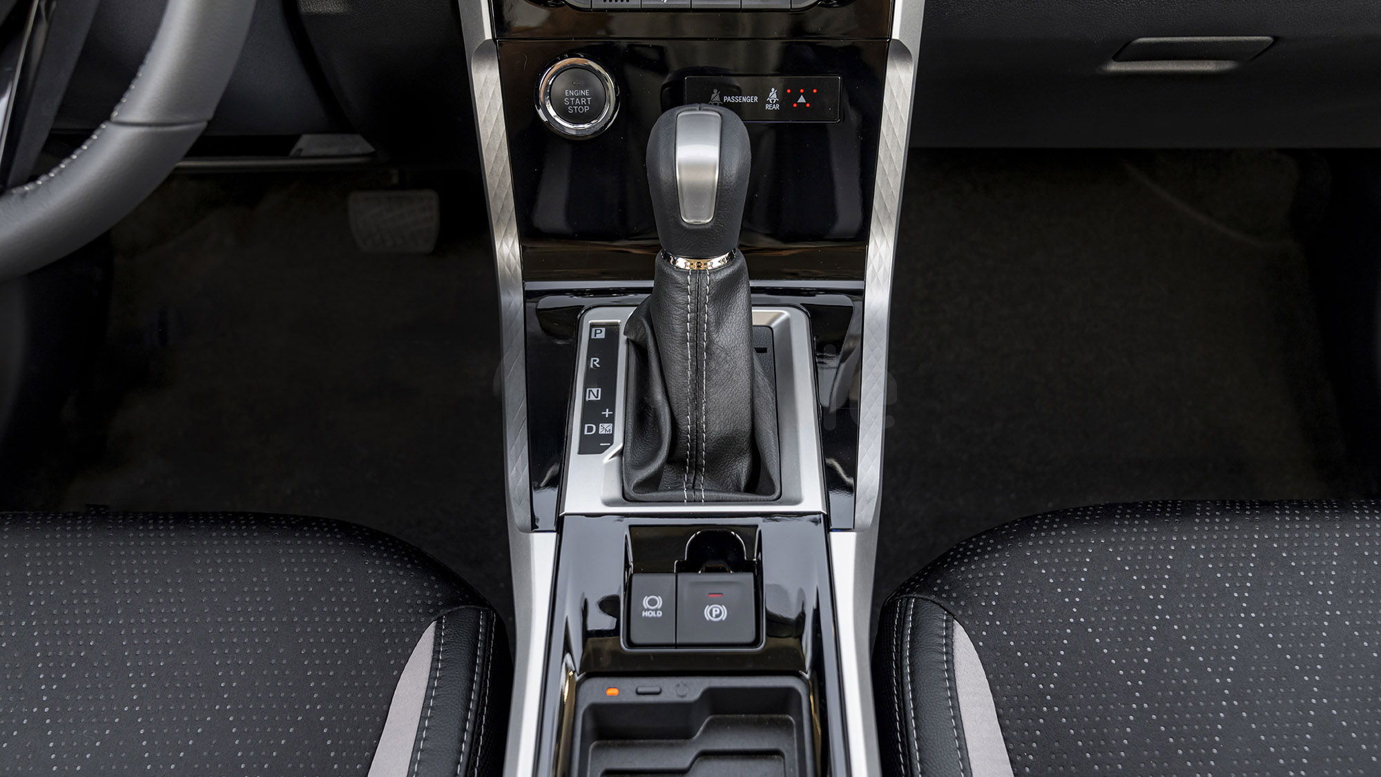 TOYOTA VELOZ 1.5P AT MY2025 – GREY